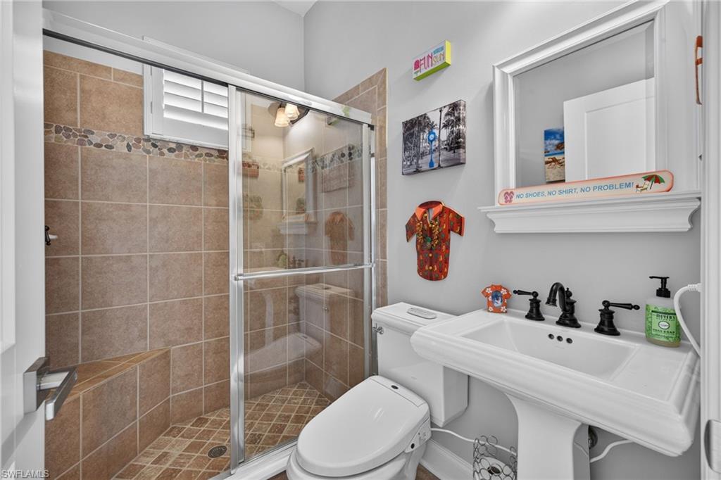 EMERSON SQUARE - Residential