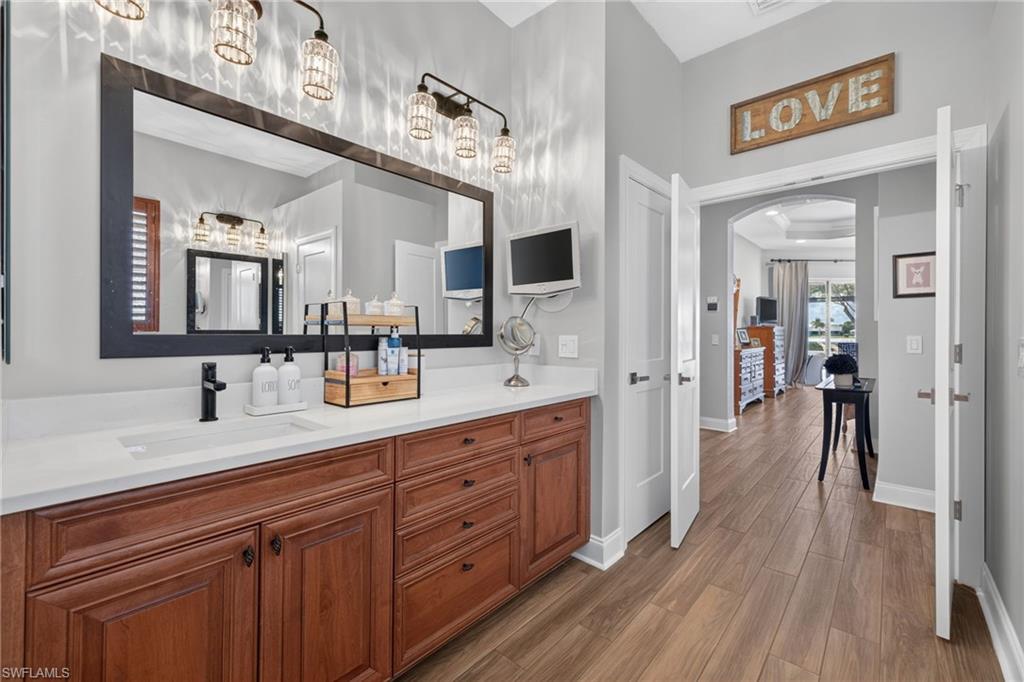 EMERSON SQUARE - Residential
