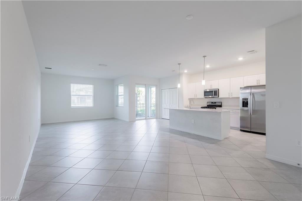 TUCKERS COVE - Residential