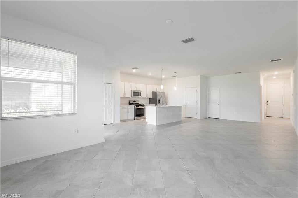 TUCKERS COVE - Residential