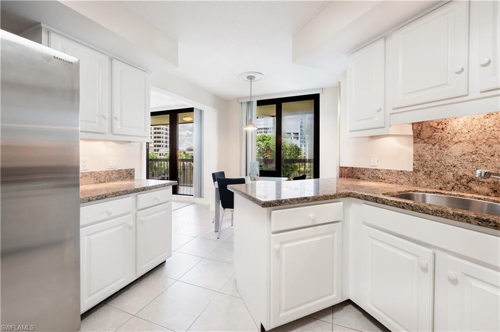ESPLANADE CLUB - Residential Lease