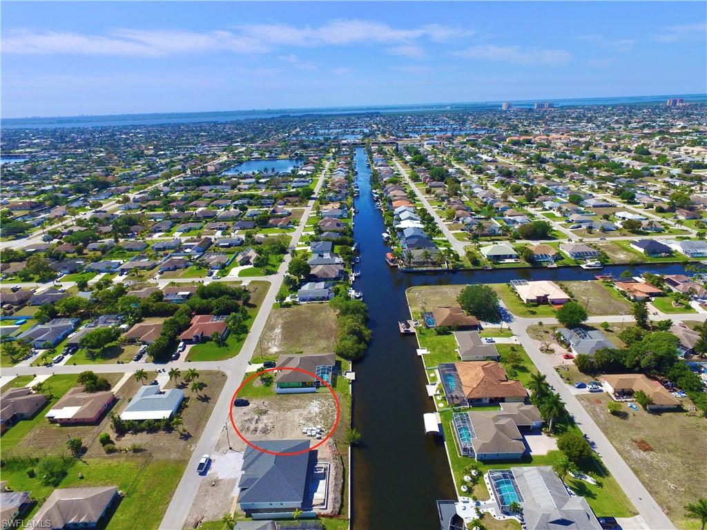CAPE CORAL - Land