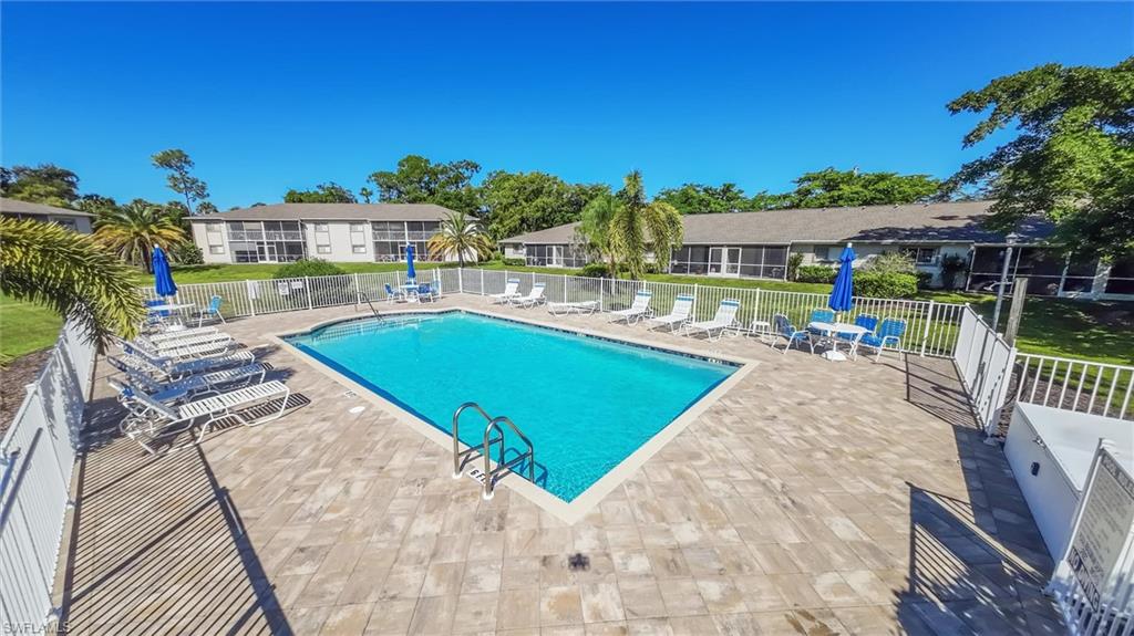 NAPLES TRACE - Residential
