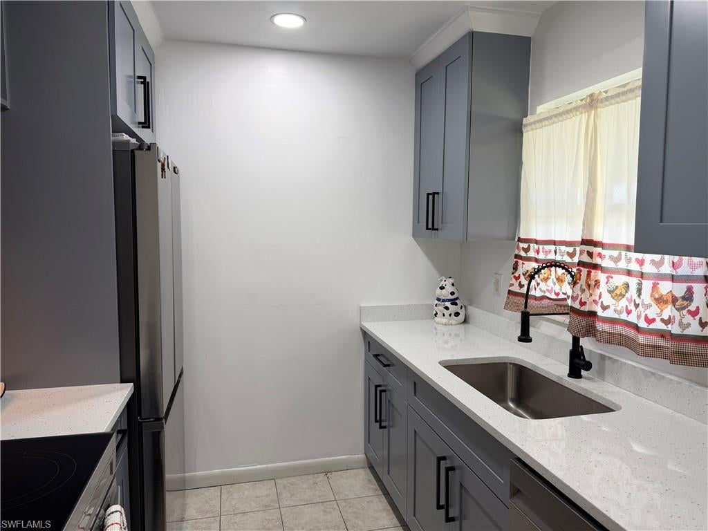COUNTRY CLUB GARDENS - Residential