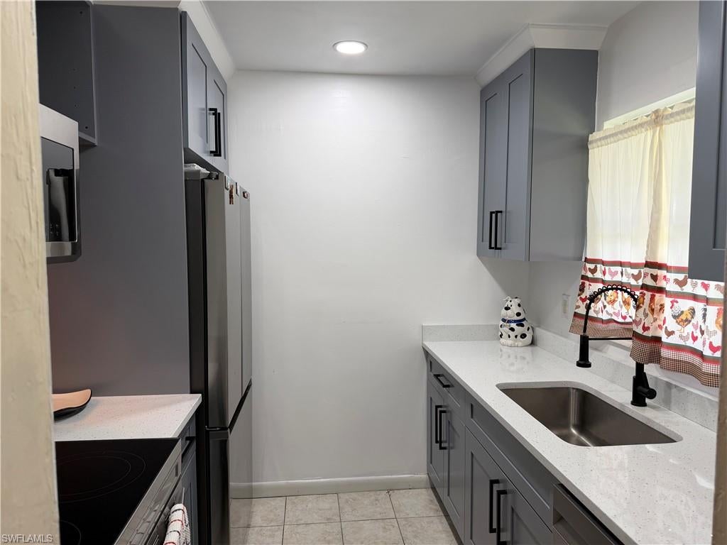 COUNTRY CLUB GARDENS - Residential