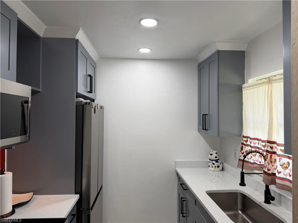 COUNTRY CLUB GARDENS - Residential