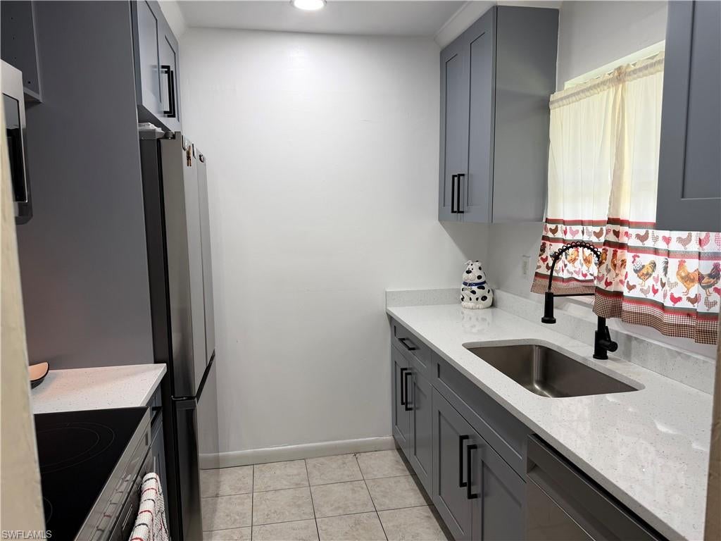 COUNTRY CLUB GARDENS - Residential