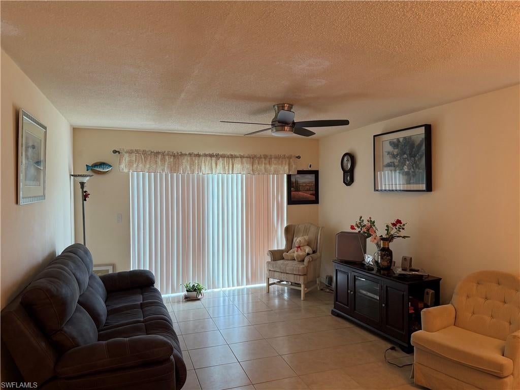 COUNTRY CLUB GARDENS - Residential