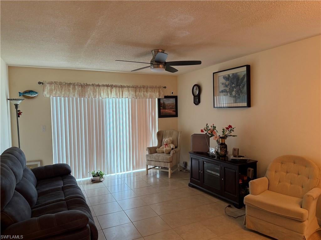 COUNTRY CLUB GARDENS - Residential
