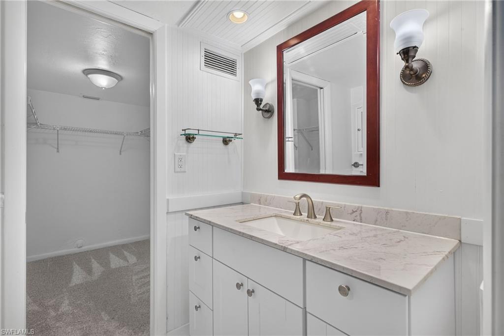 CATALINA - Residential Lease