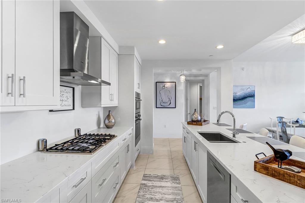 NAPLES SQUARE - Residential Lease