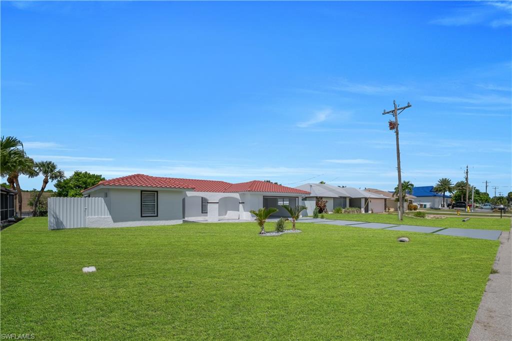 CAPE CORAL - Residential