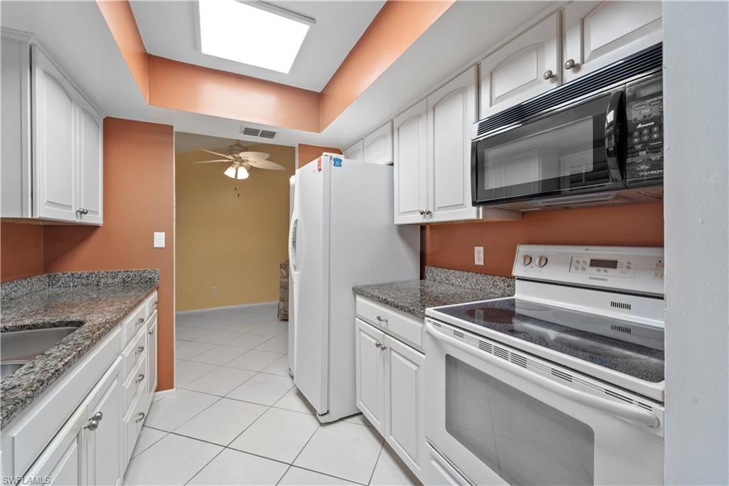 CLUB AT CRYSTAL LAKE CONDOMINIUM - Residential