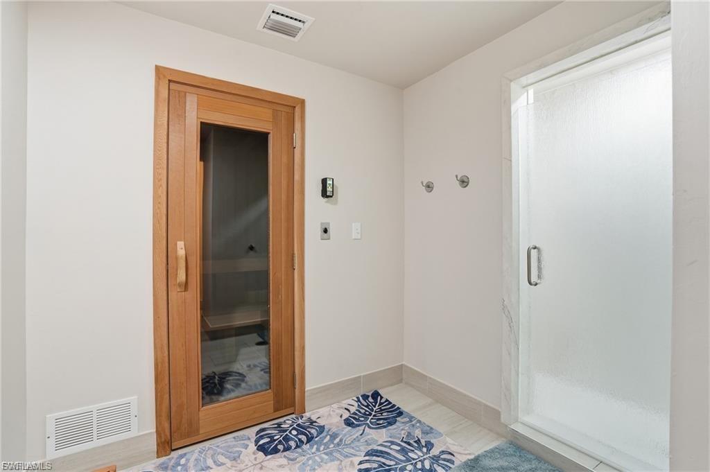 CRECIENTE CONDO NORTH - Residential