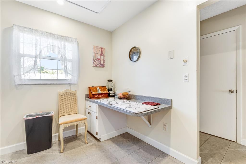 MYERLEE ESQUIRE COURTS CONDO - Residential