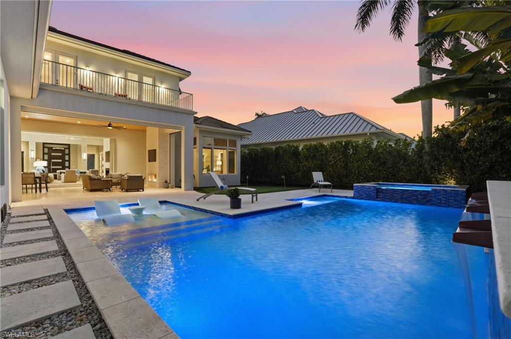 MOORINGS - Residential