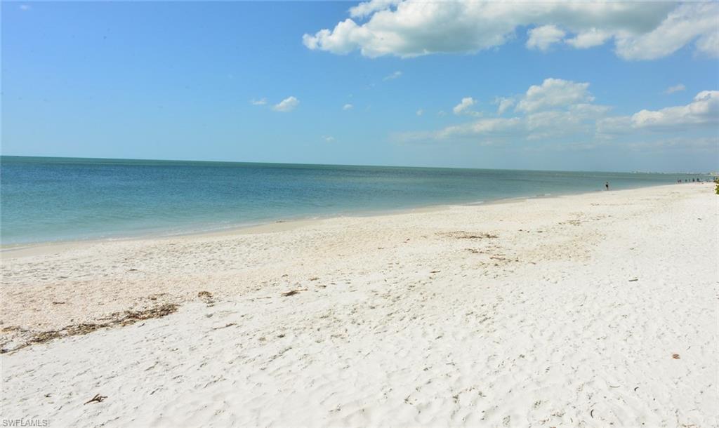 BAREFOOT BEACH - Land