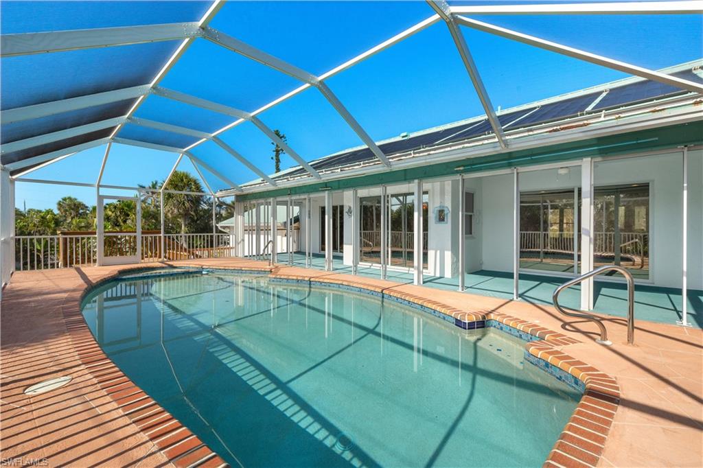 EAST ROCKS - Residential