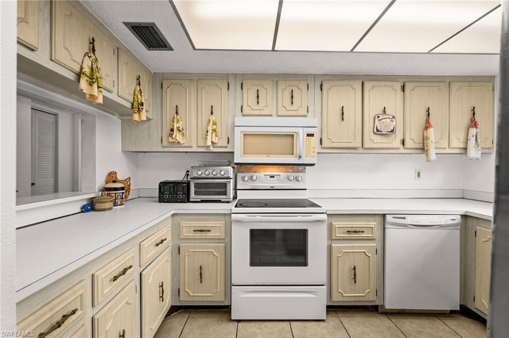 FOXMOOR CONDO - Residential
