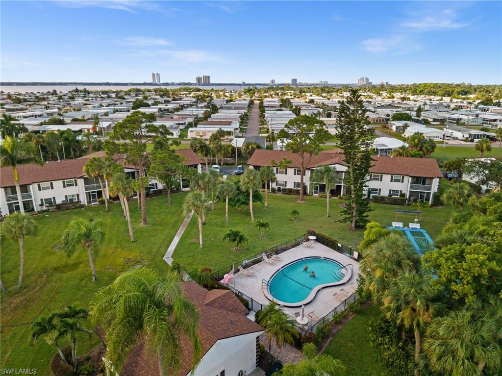 FOXMOOR CONDO - Residential