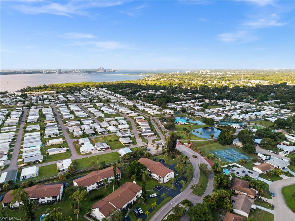 FOXMOOR CONDO - Residential