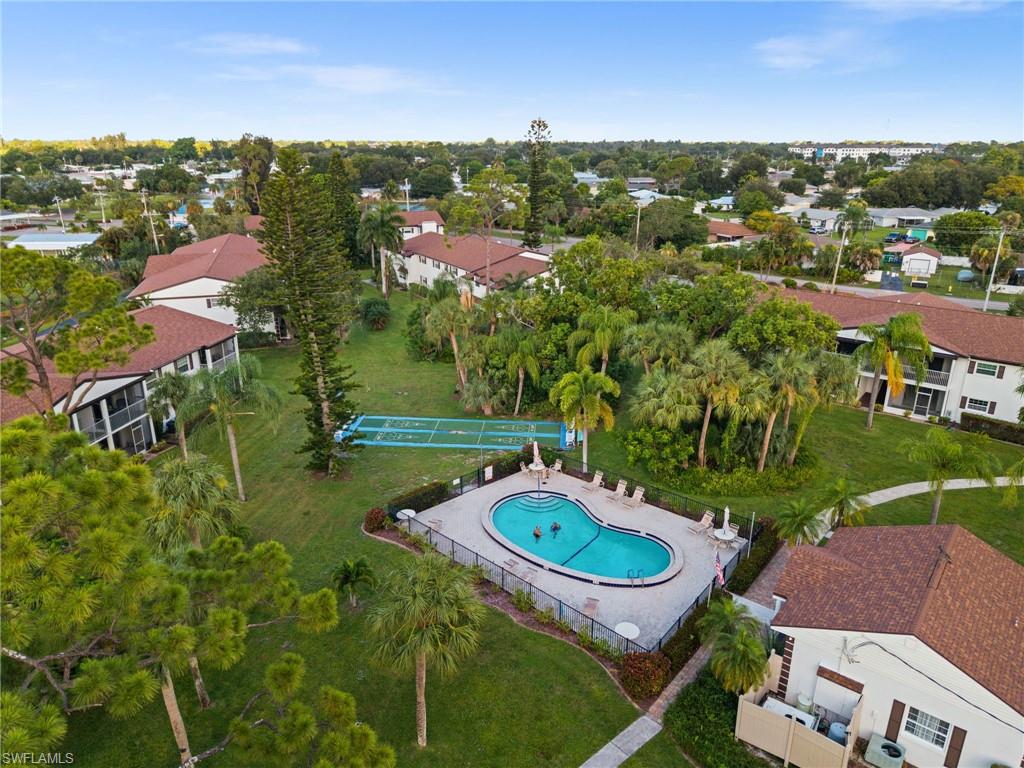 FOXMOOR CONDO - Residential