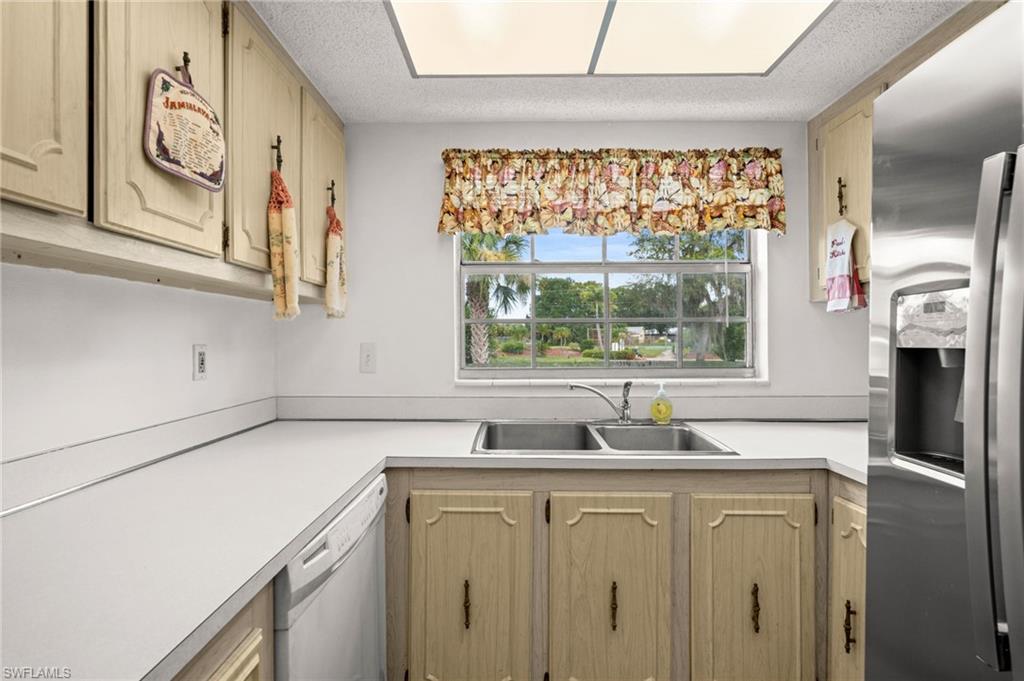 FOXMOOR CONDO - Residential