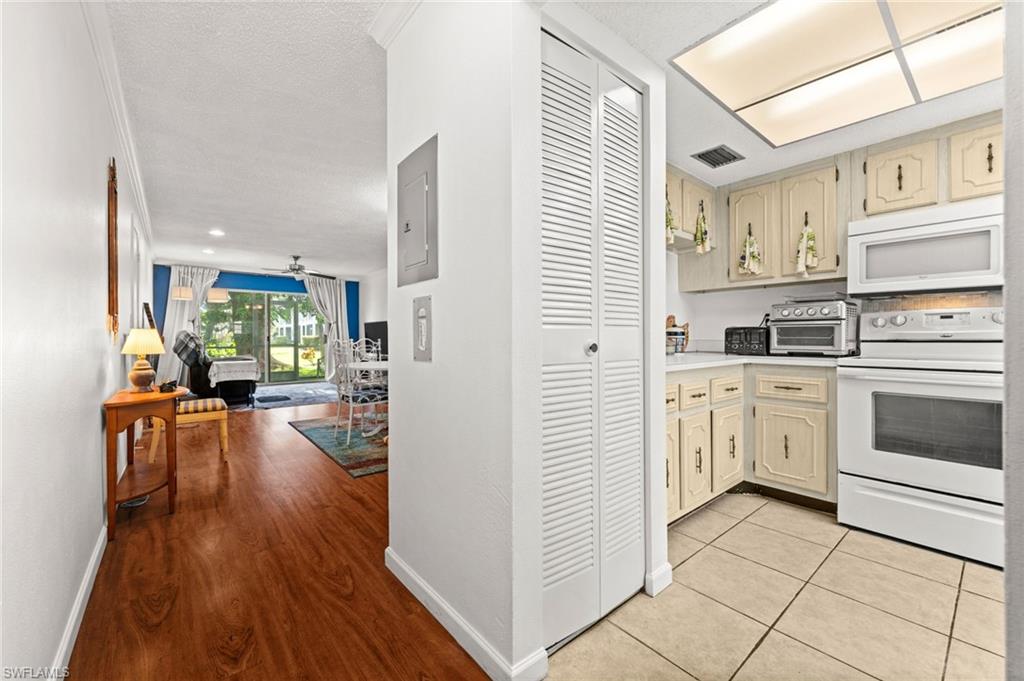 FOXMOOR CONDO - Residential
