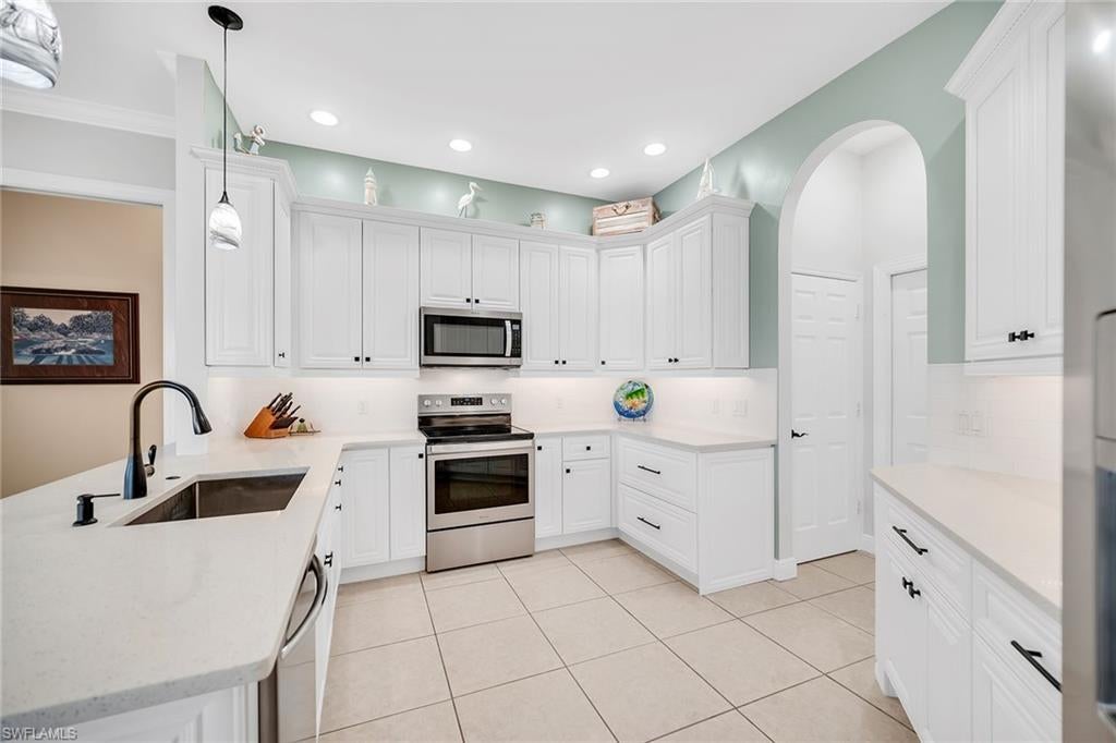 ROYAL PALM GOLF ESTATES - Residential