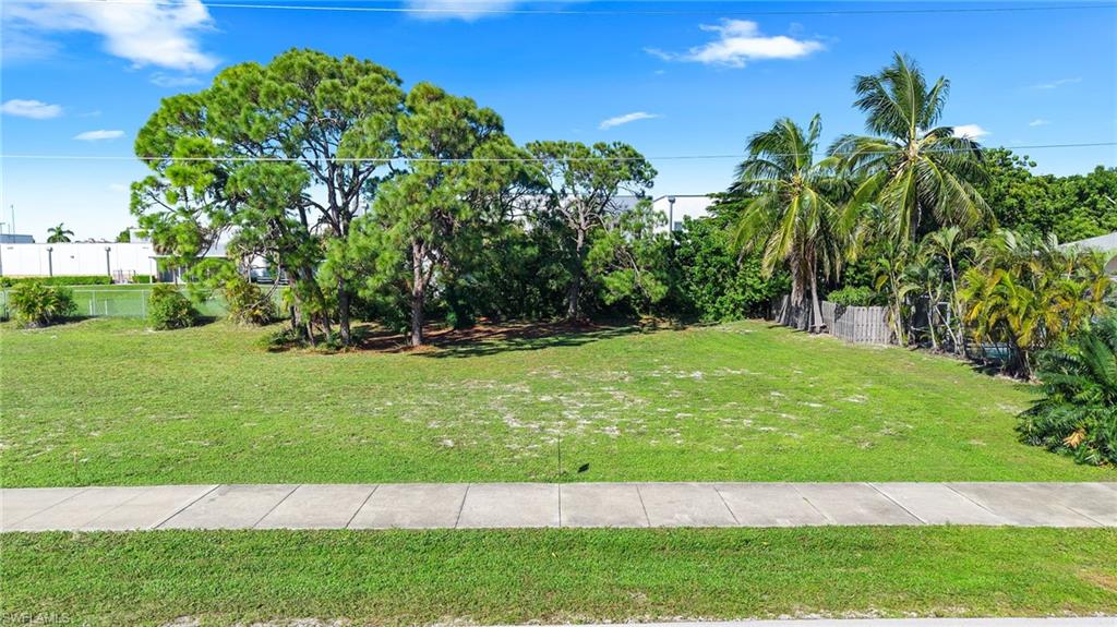 MARCO BEACH - Land