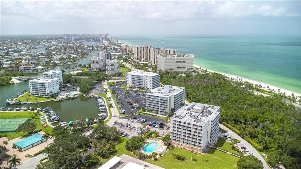 VANDERBILT TOWERS - Residential
