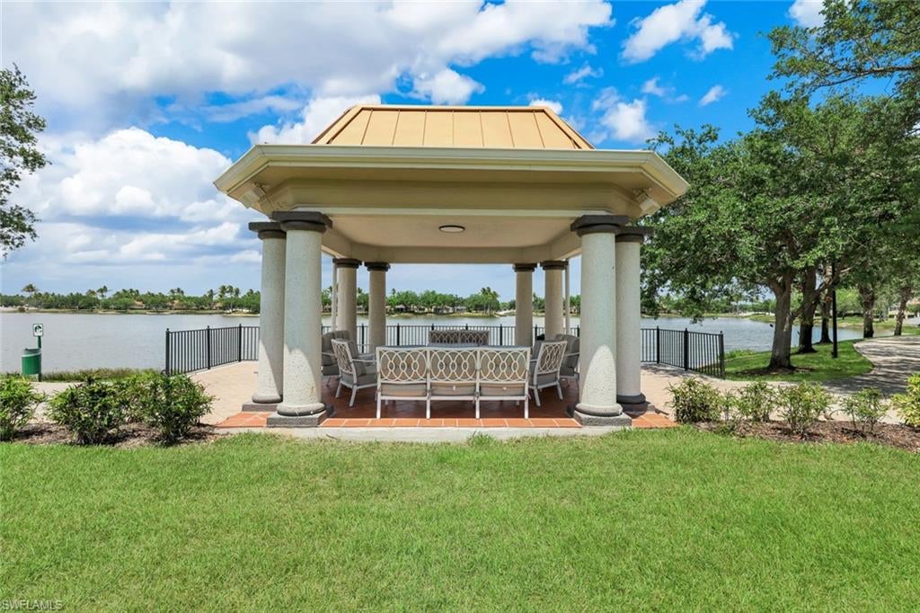 ISLAND WALK - Residential