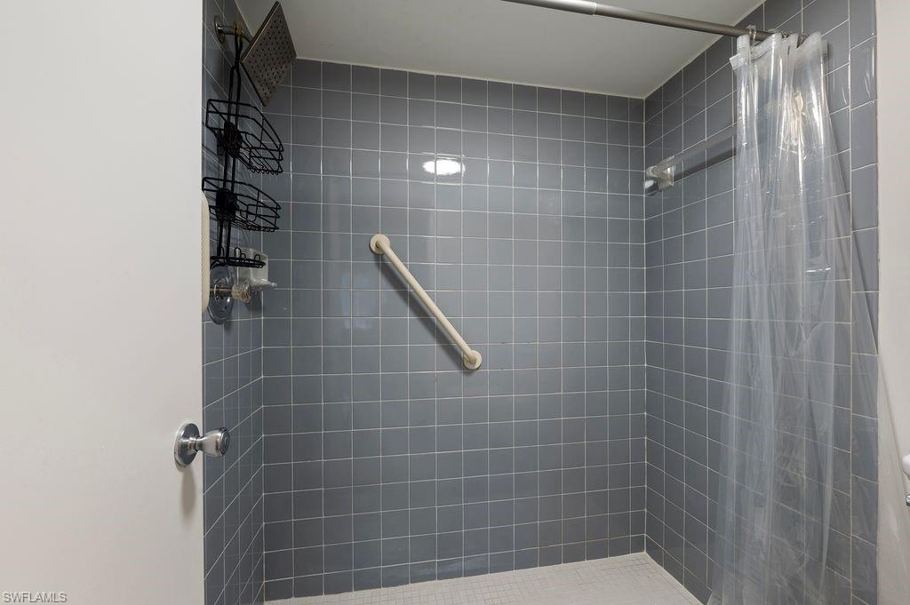 WOODMERE RACQUET CLUB - Residential