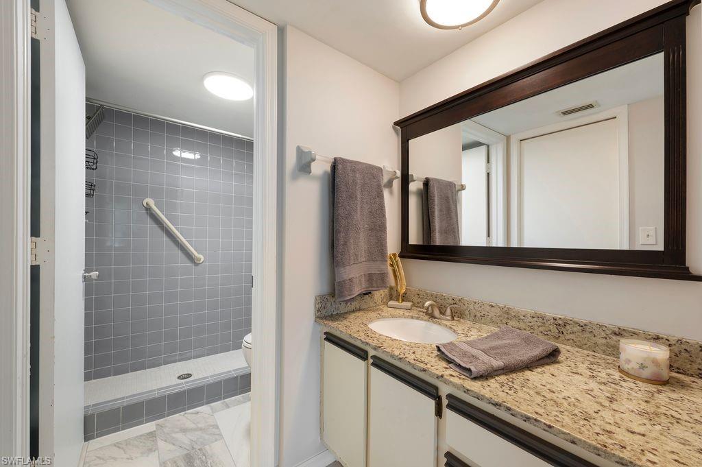 WOODMERE RACQUET CLUB - Residential