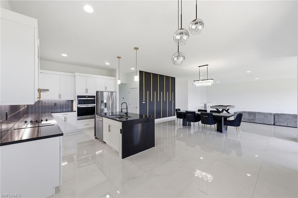 MAPLE RIDGE - Residential