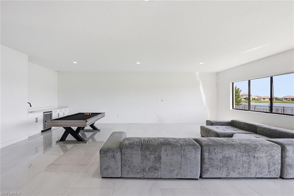 MAPLE RIDGE - Residential