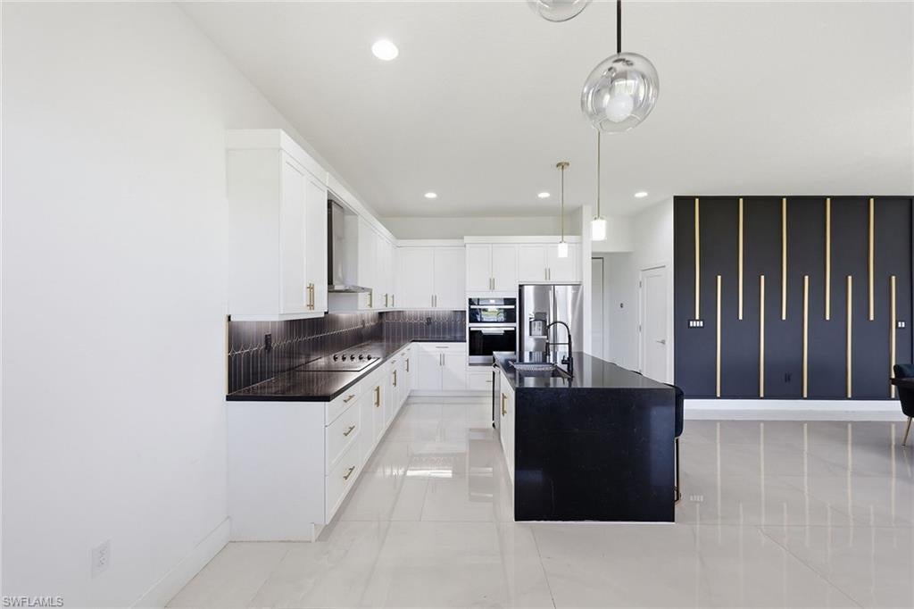 MAPLE RIDGE - Residential
