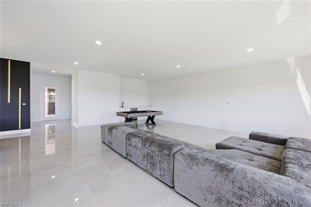 MAPLE RIDGE - Residential