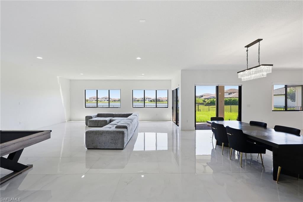 MAPLE RIDGE - Residential