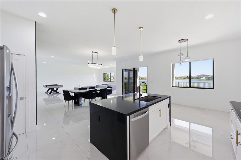 MAPLE RIDGE - Residential