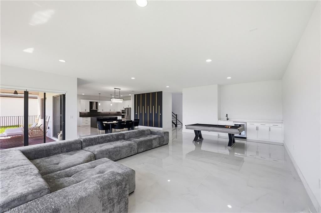 MAPLE RIDGE - Residential