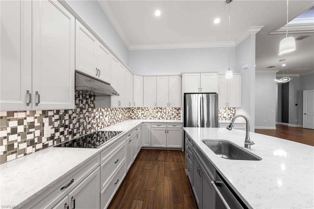 CORKSCREW SHORES - Residential