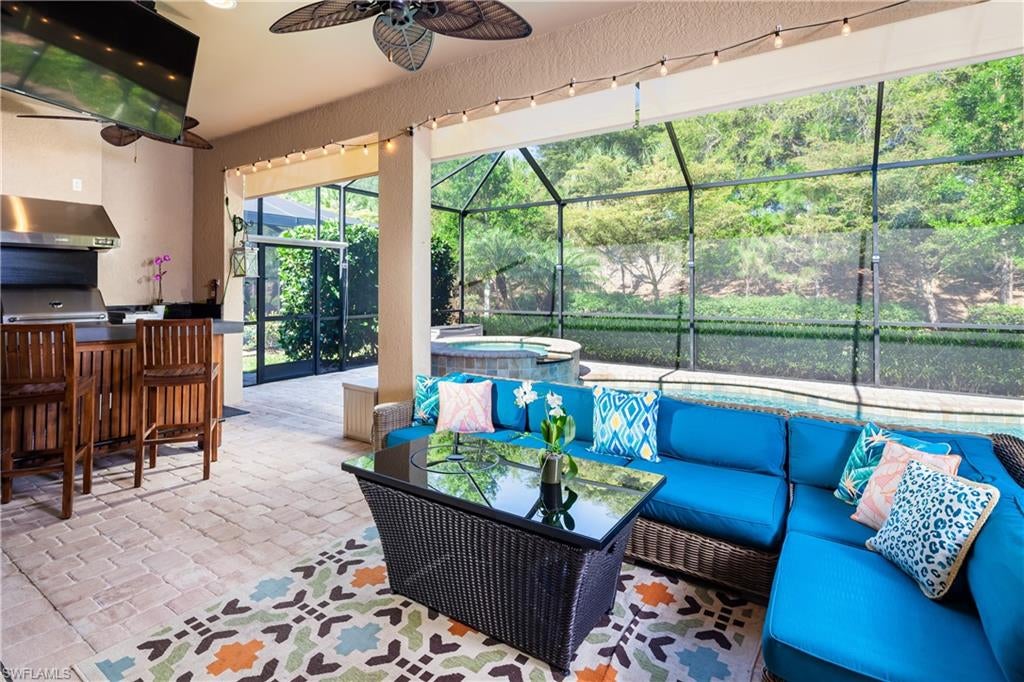 PEBBLE POINTE - Residential