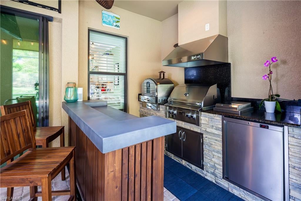 PEBBLE POINTE - Residential