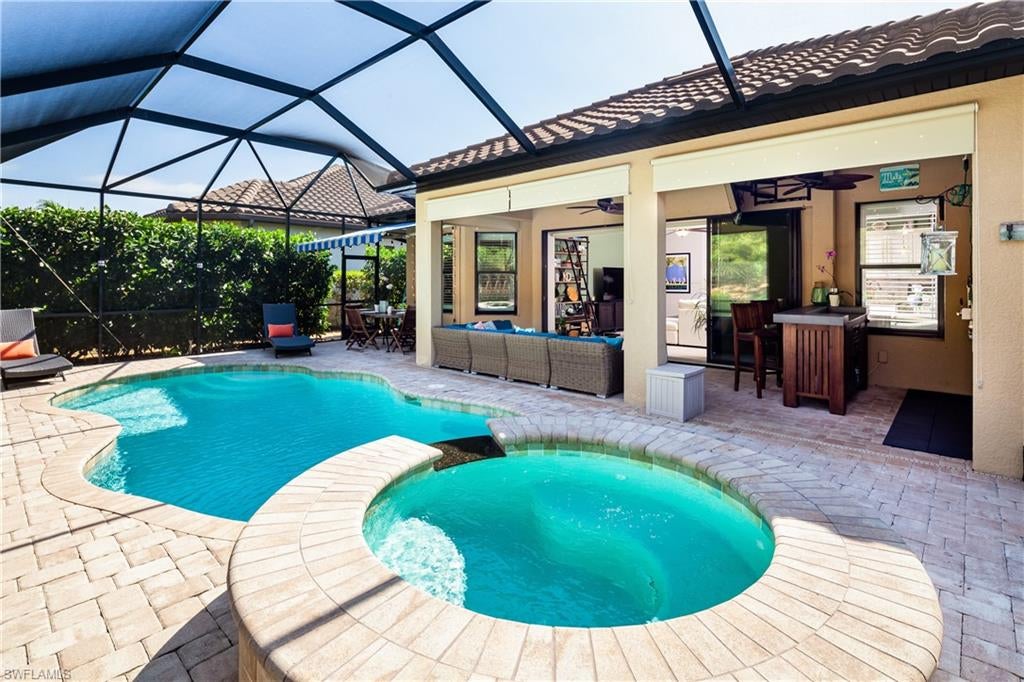 PEBBLE POINTE - Residential