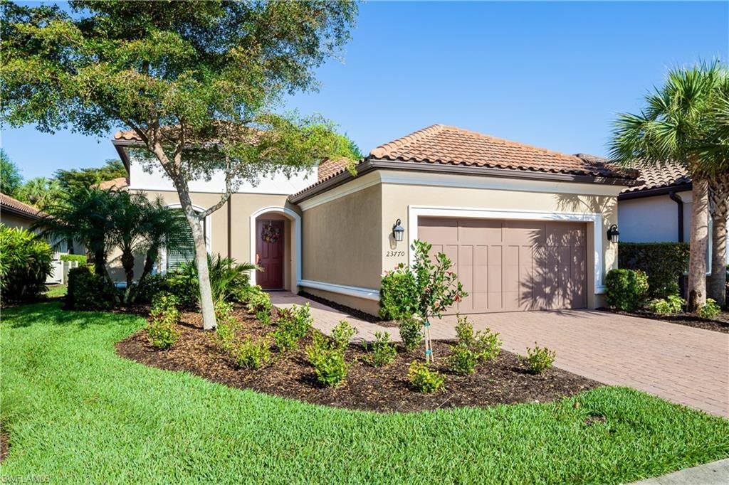 PEBBLE POINTE - Residential