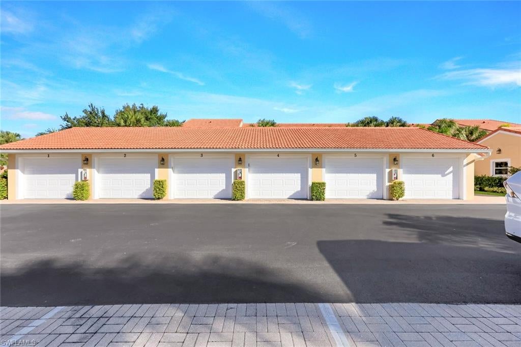 AMELIA LAKE - Residential