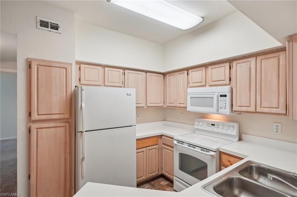 THE TIDES AT PELICAN LANDING - Residential Lease