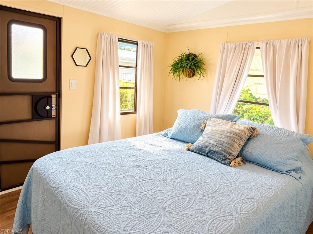 ENCHANTING SHORES - Residential