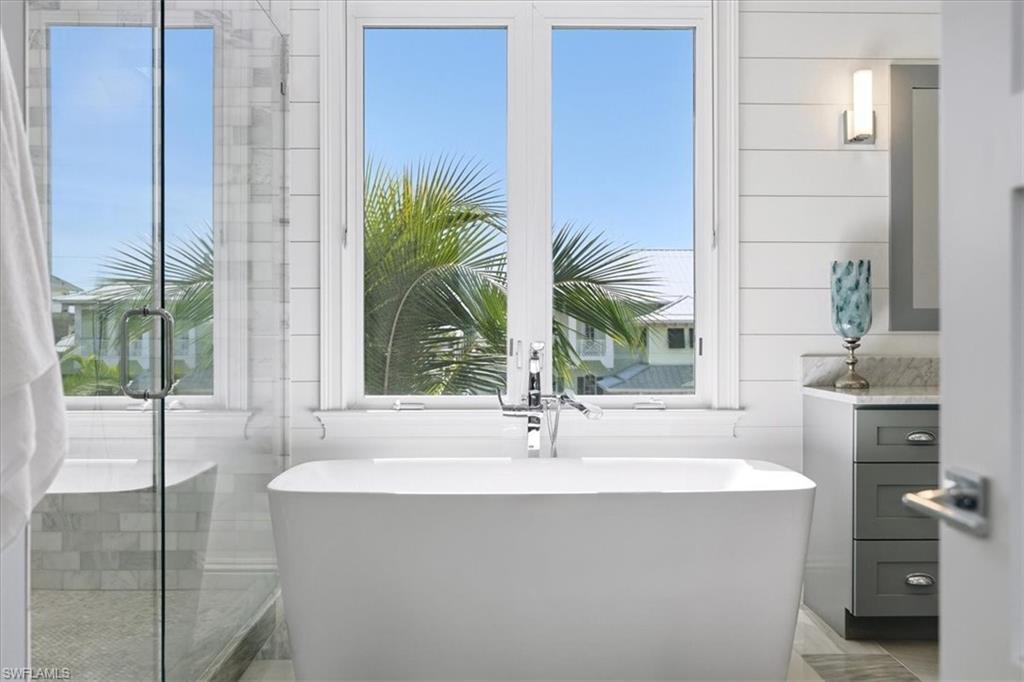 BONITA BEACH - Residential